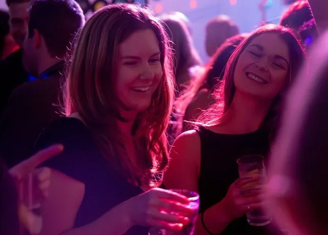 Benjys — karaoke crowd