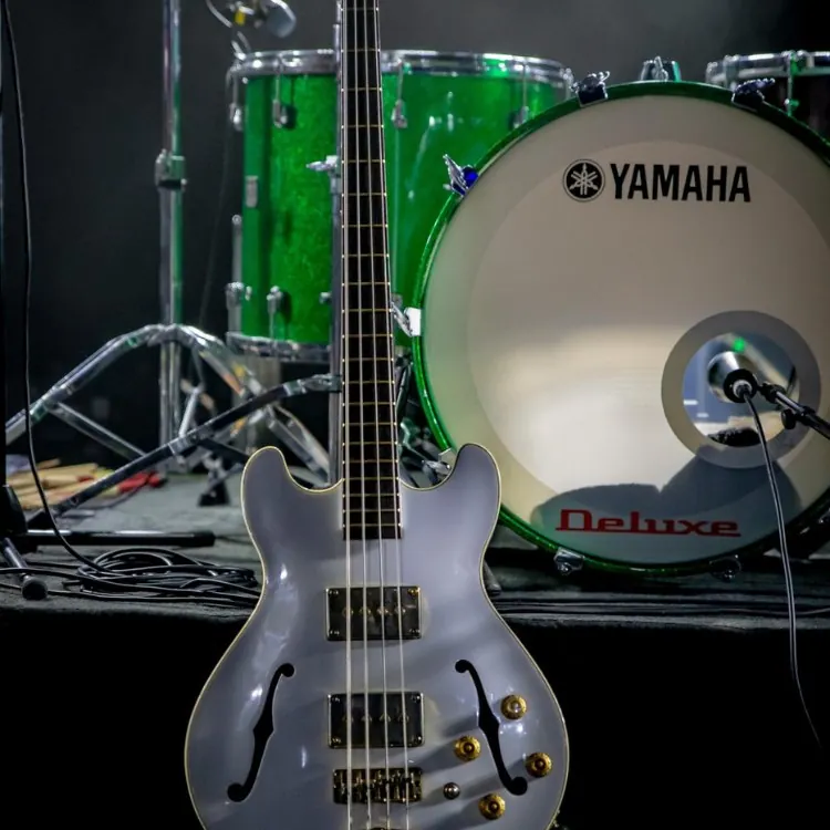 Pelly Bar — drum kit on stage